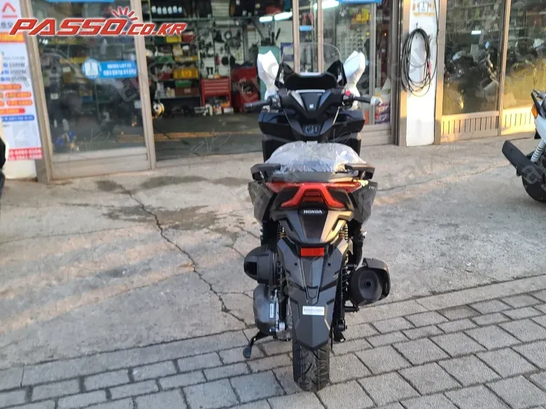 HONDA FORZA 350 - фото 2