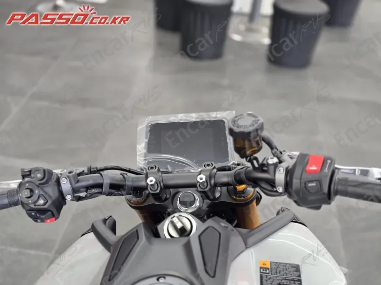 YAMAHA MT 09 SP - фото 3