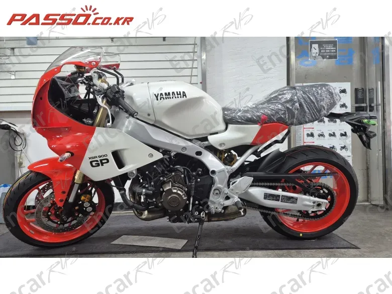 YAMAHA XSR 900 GP - фото 1
