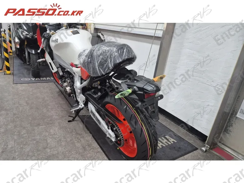 YAMAHA XSR 900 GP - фото 2