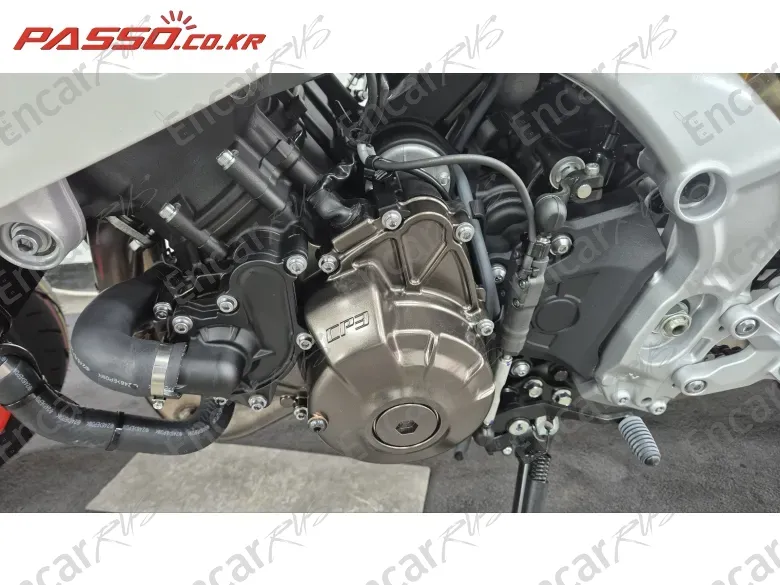 YAMAHA XSR 900 GP - фото 4
