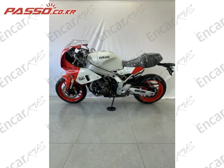 YAMAHA XSR 900 GP - фото 1