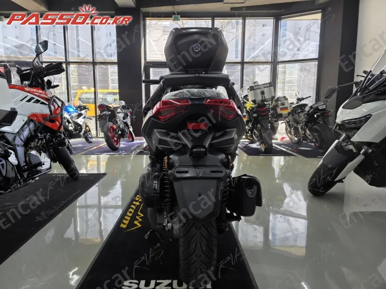 YAMAHA X MAX 300 ABS - фото 2