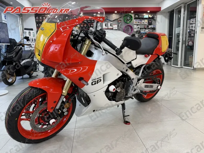 YAMAHA XSR 900 GP - фото 1