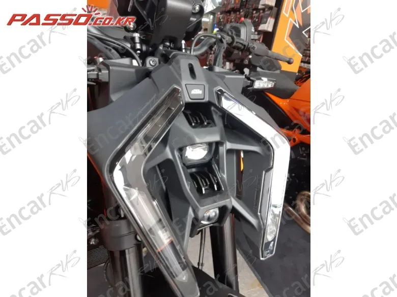 KTM 990 SUPERDUKE - фото 2