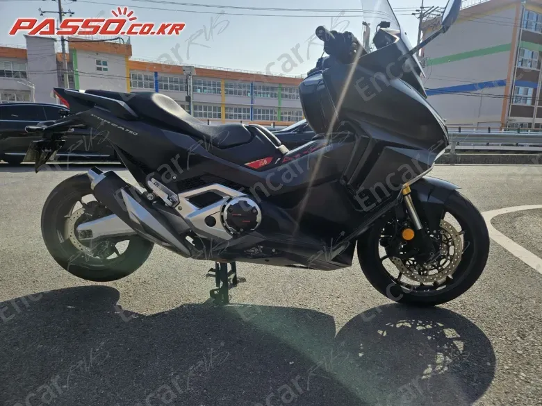 HONDA FORZA 750 - фото 0