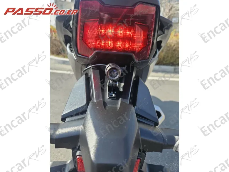 HONDA FORZA 750 - фото 2