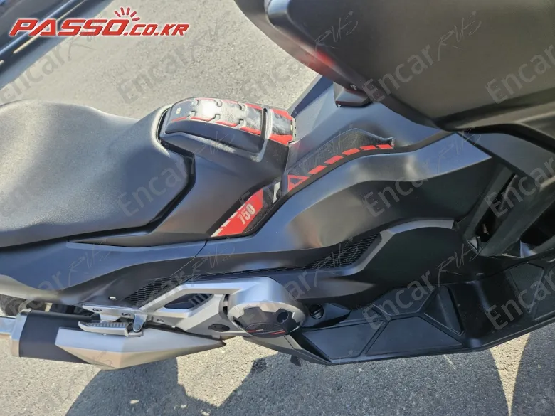 HONDA FORZA 750 - фото 5