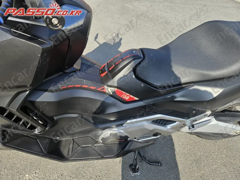 HONDA FORZA 750 - фото 6