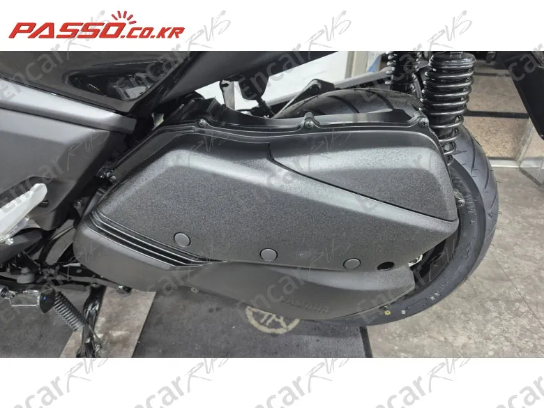 YAMAHA X MAX 300 ABS - фото 4