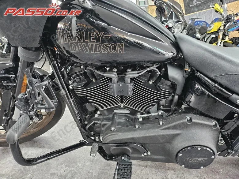 HARLEY-DAVIDSON SOFTAIL LOW RIDER S - фото 4
