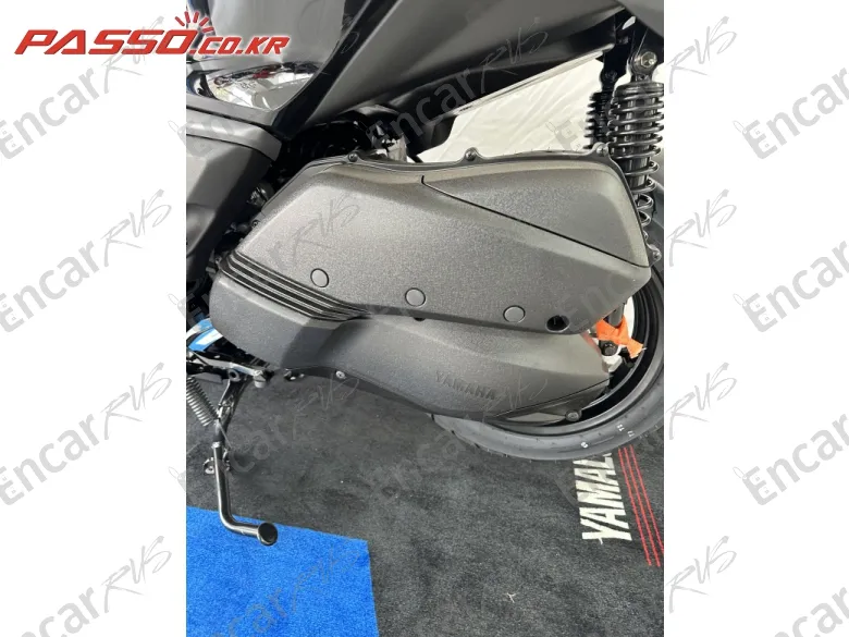 YAMAHA X MAX 300 ABS - фото 4