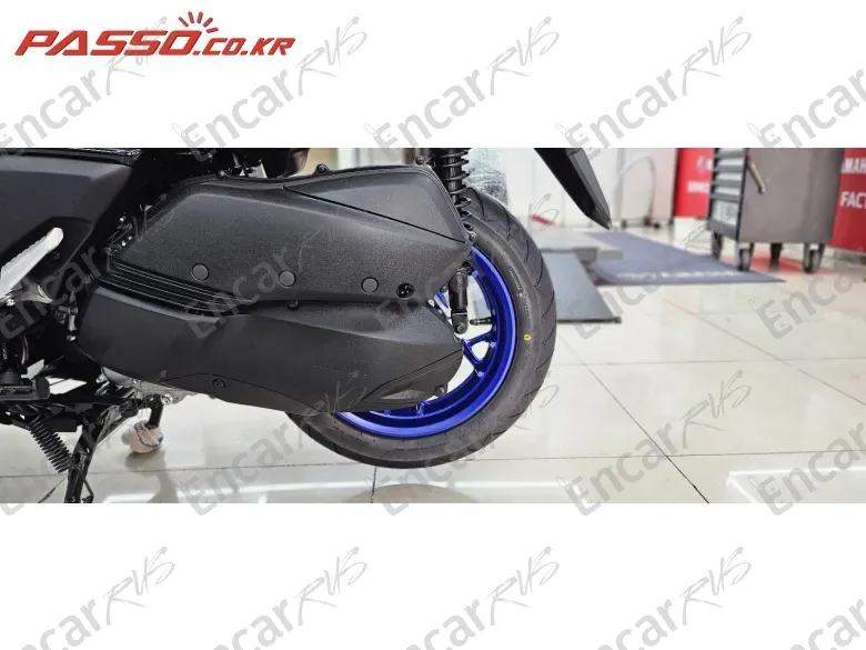 YAMAHA X MAX 300 ABS - фото 4