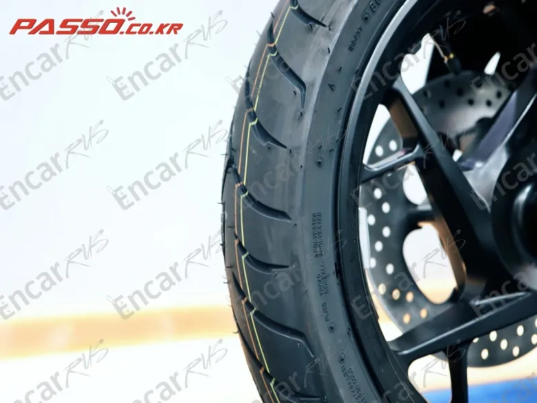 YAMAHA X MAX 300 ABS - фото 5