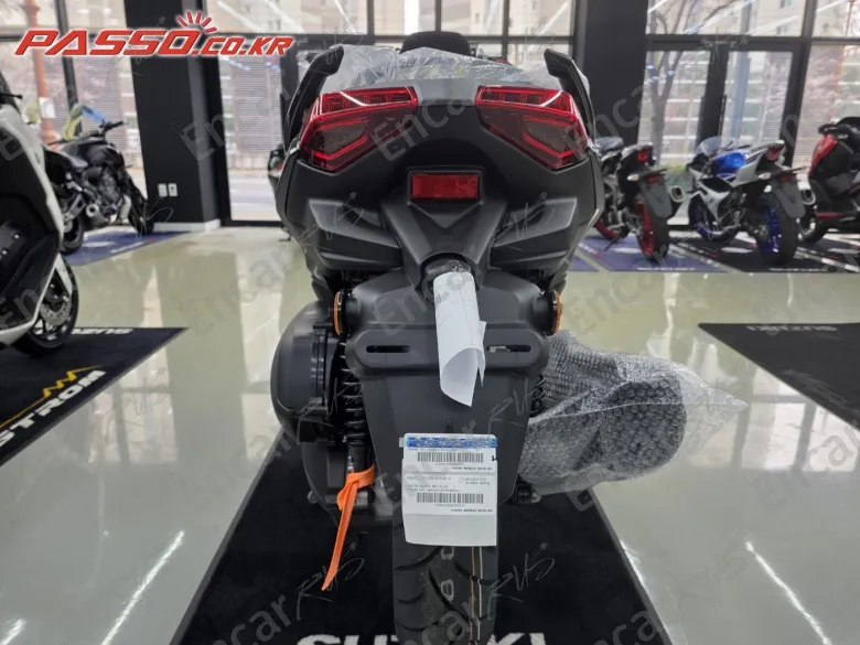 YAMAHA X MAX 300 ABS - фото 2