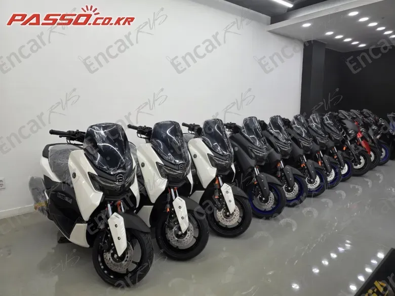 YAMAHA X MAX 300 ABS - фото 6