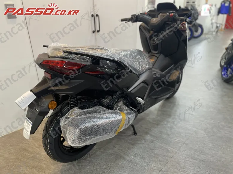 YAMAHA X MAX 300 ABS - фото 2