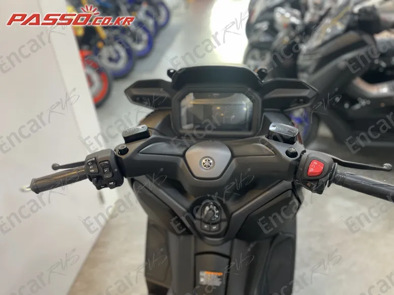 YAMAHA X MAX 300 ABS - фото 3
