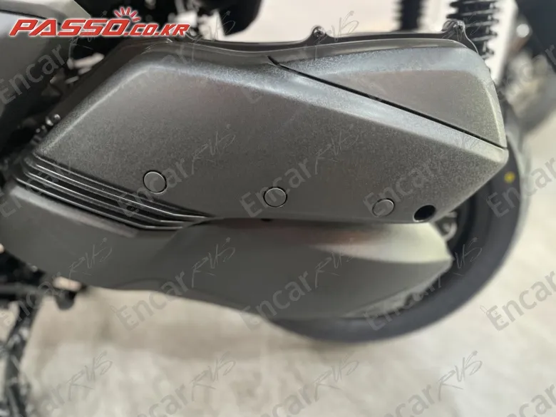 YAMAHA X MAX 300 ABS - фото 4
