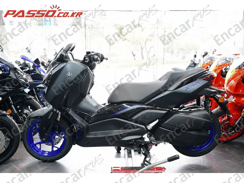YAMAHA X MAX 300 ABS - фото 1