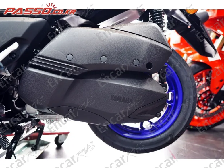 YAMAHA X MAX 300 ABS - фото 4