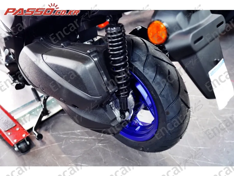 YAMAHA X MAX 300 ABS - фото 5