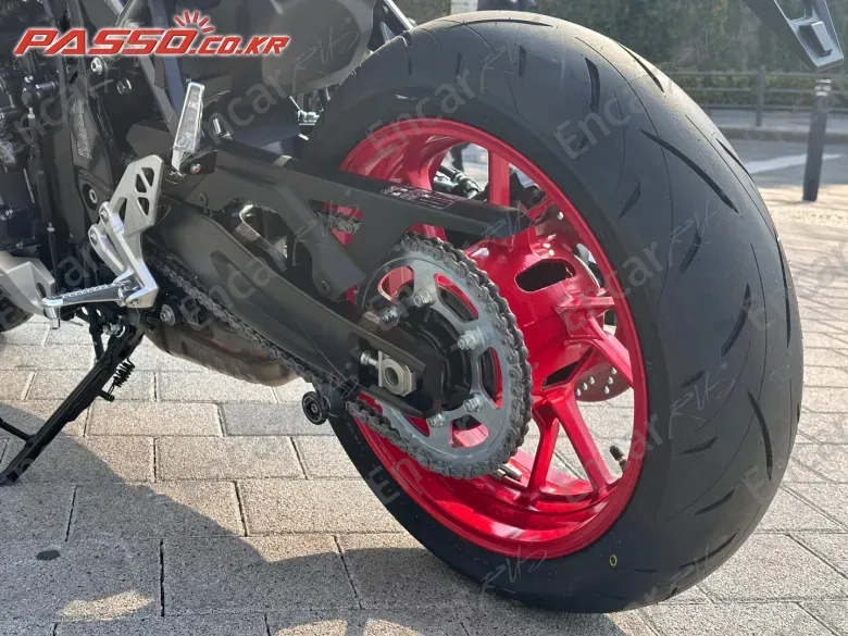 SUZUKI GSX 8 R - фото 5