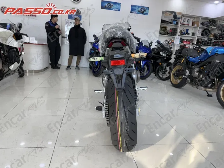 YAMAHA XSR 900 GP - фото 2