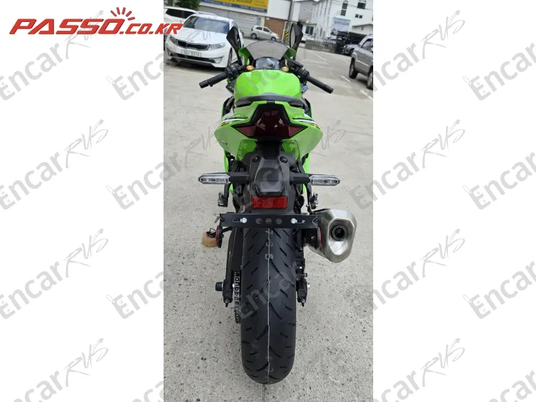 KAWASAKI NINJA ZX 4 RR - фото 2