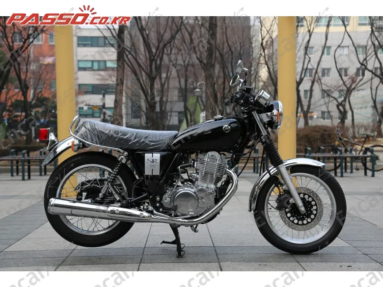 YAMAHA SR 400 - фото 0