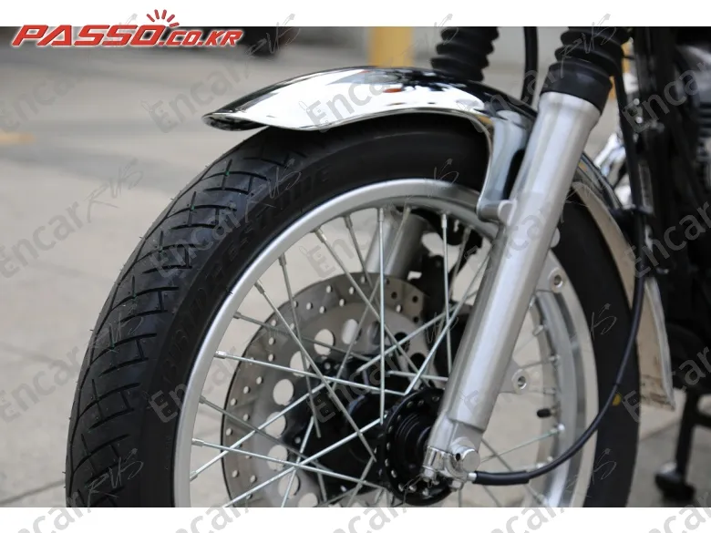 YAMAHA SR 400 - фото 5