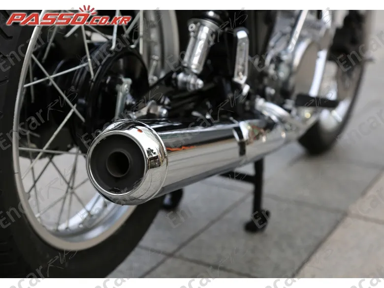 YAMAHA SR 400 - фото 6