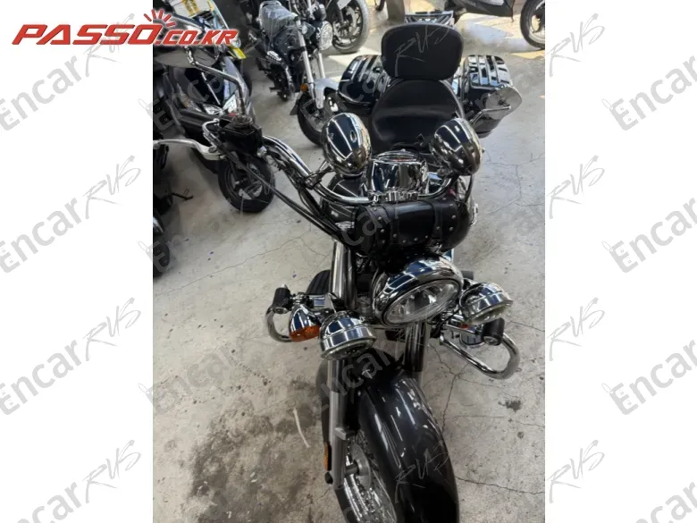 Kawasaki Vulcan 900 Classic - фото 3