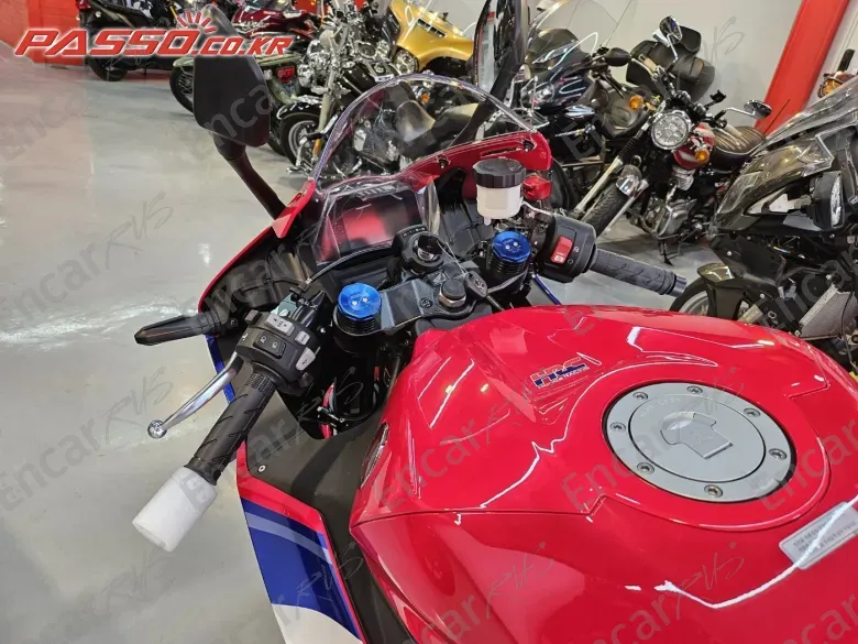 HONDA CBR 600 RR - фото 3