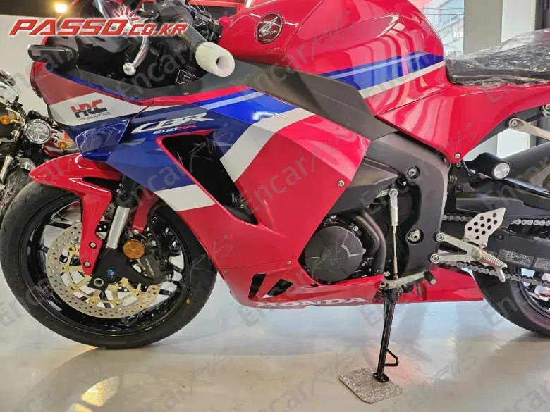 HONDA CBR 600 RR - фото 4