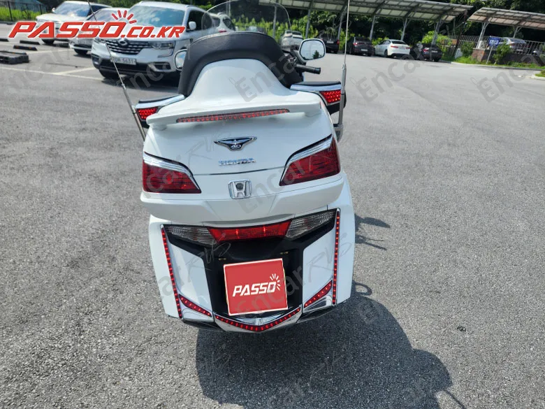HONDA GOLDWING 1800 - фото 2