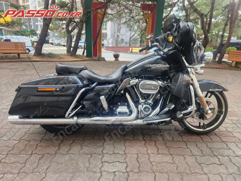 HARLEY-DAVIDSON FLHX - фото 0