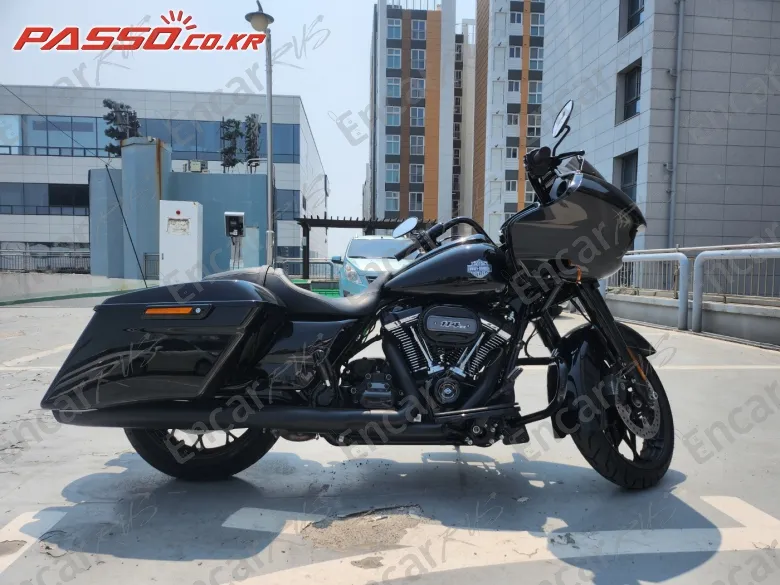 HARLEY-DAVIDSON ROAD GLIDE SPECIAL - фото 0