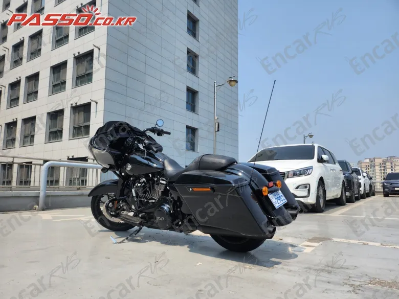 HARLEY-DAVIDSON ROAD GLIDE SPECIAL - фото 3