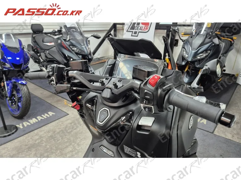 YAMAHA T MAX 560 - фото 3