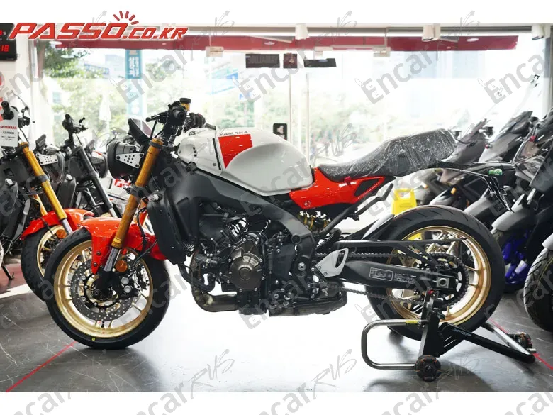 YAMAHA XSR 900 - фото 1