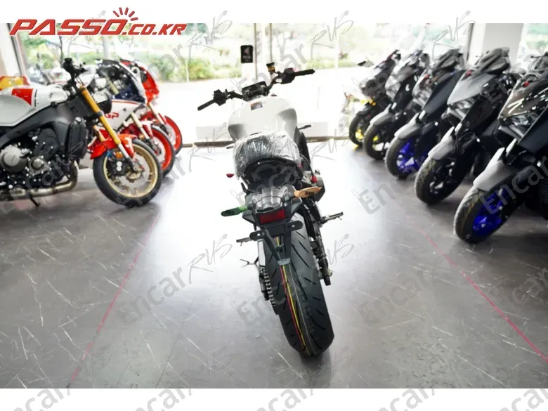 YAMAHA XSR 900 - фото 2