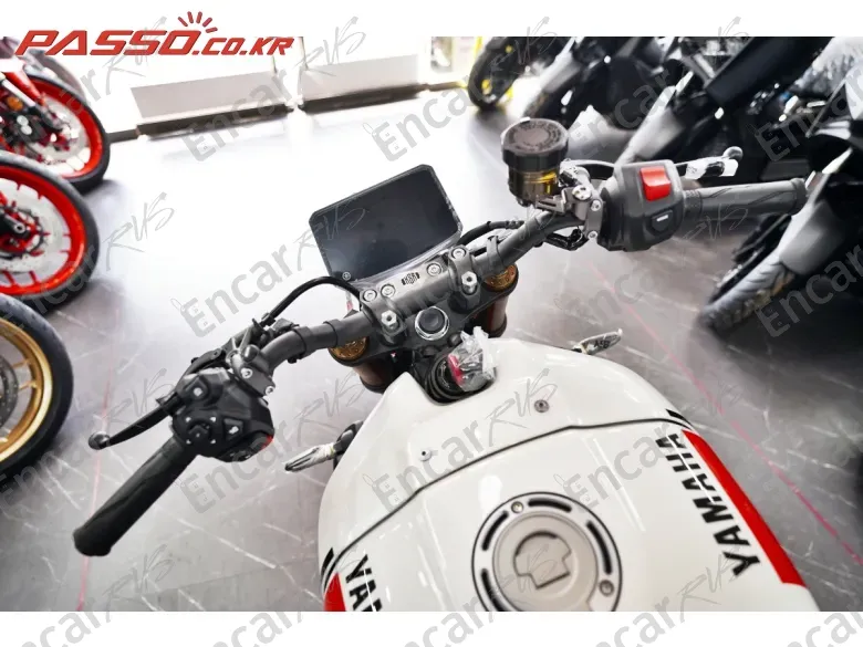YAMAHA XSR 900 - фото 3