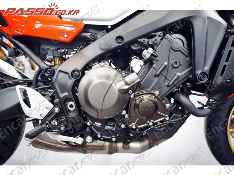 YAMAHA XSR 900 - фото 4