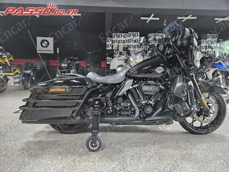 HARLEY-DAVIDSON FLHXS STREET GLIDE SPECIAL - фото 0