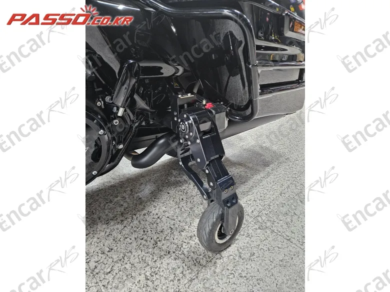 HARLEY-DAVIDSON FLHXS STREET GLIDE SPECIAL - фото 4