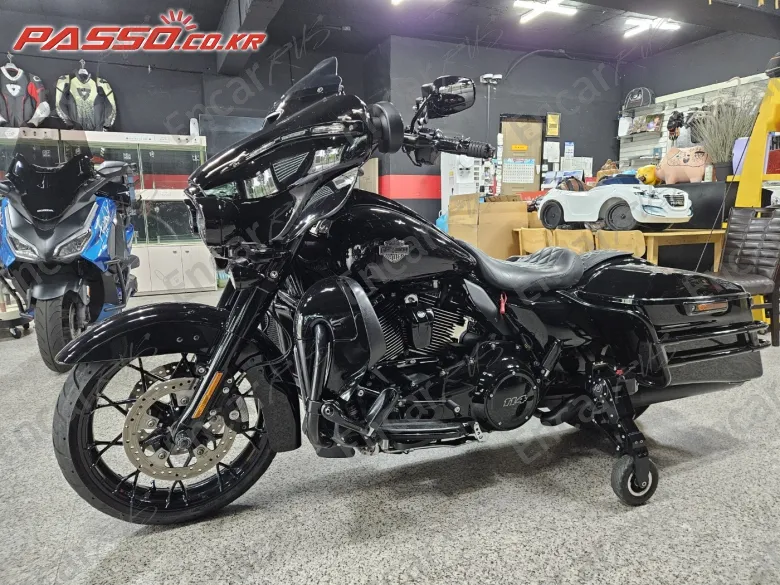 HARLEY-DAVIDSON FLHXS STREET GLIDE SPECIAL - фото 5