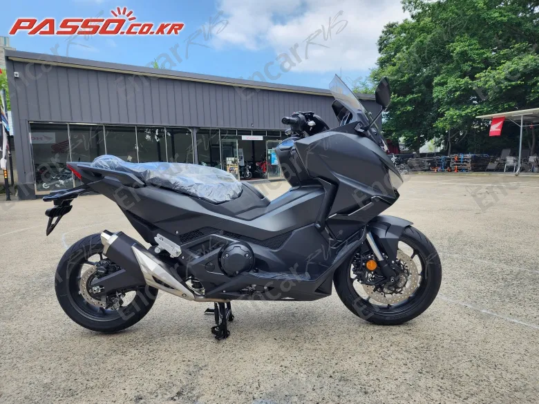 HONDA FORZA 750 - фото 0