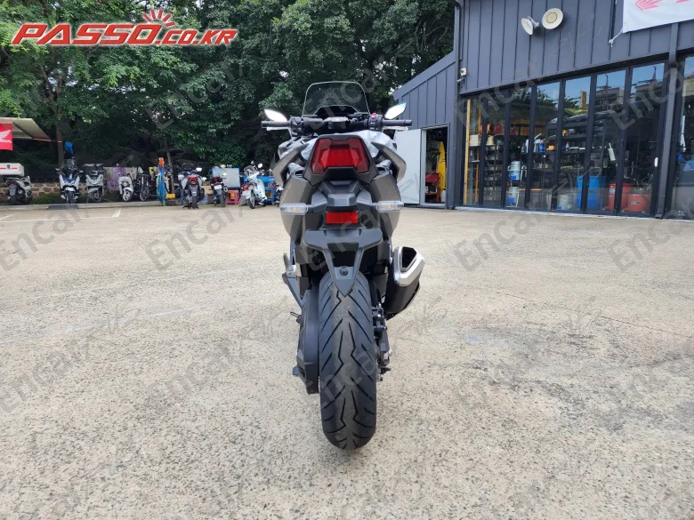 HONDA FORZA 750 - фото 2
