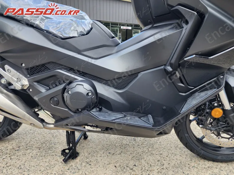 HONDA FORZA 750 - фото 4